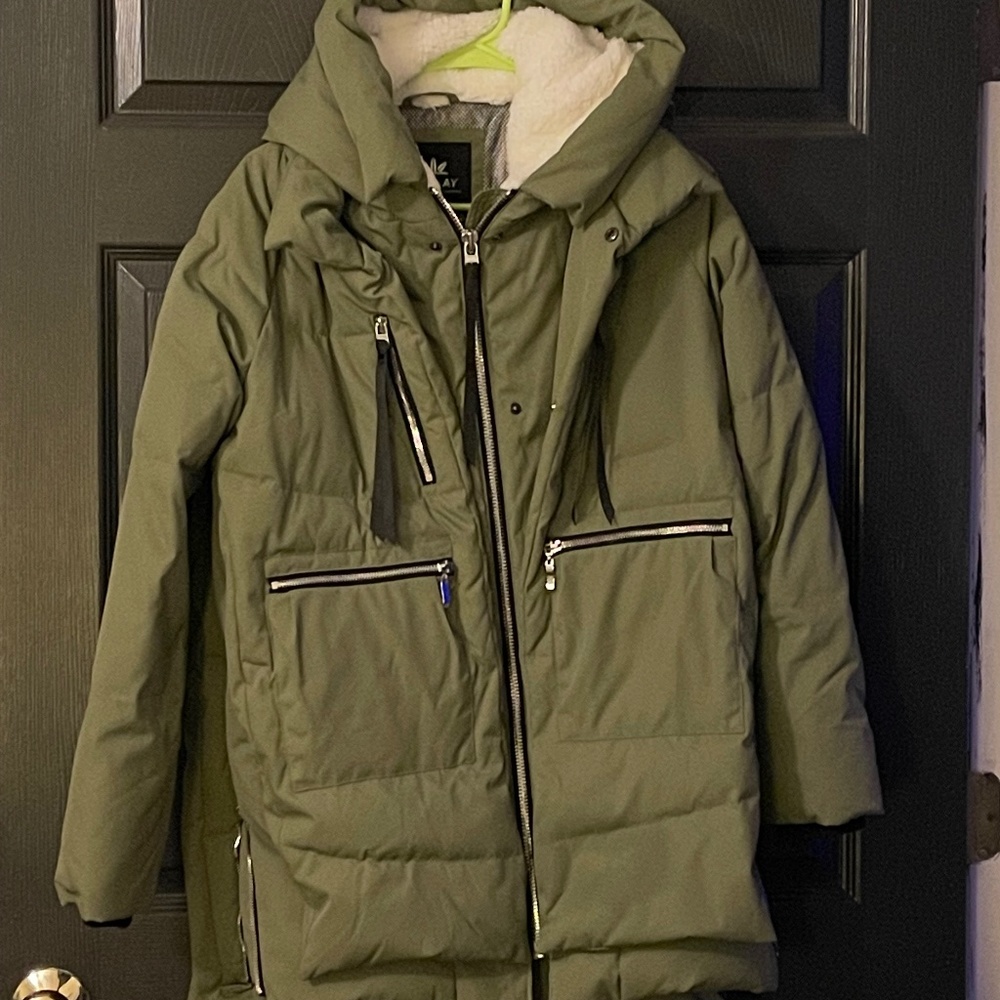 Orolay Women's Thickened Down Jacket